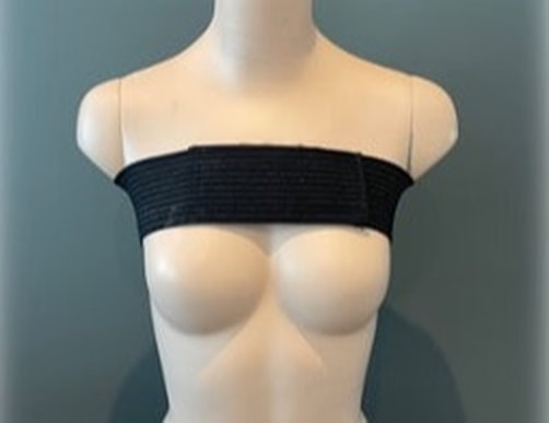圖片初次隆乳術後一般只要穿著上胸帶即可〔吳至偉醫師〕